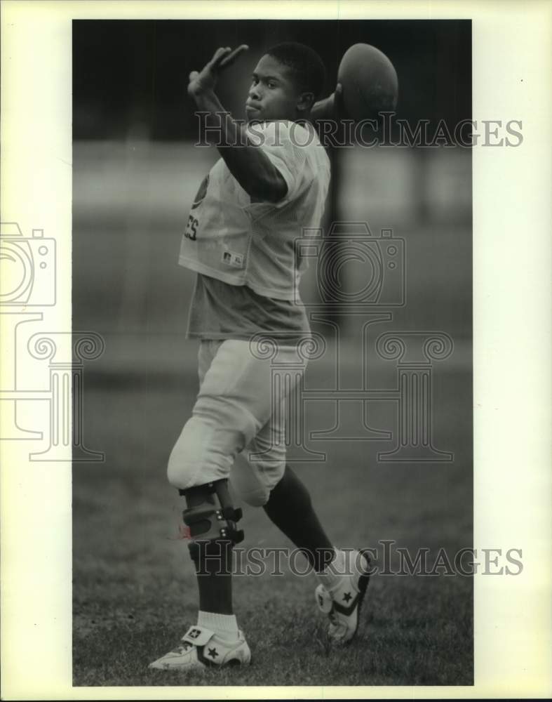 1989 Press Photo Football - Shaw High School&#39;s Vance Joseph in Knee Brace- Historic Images