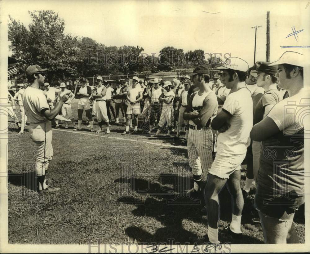 1972 Press Photo The Kansas City Royals hold baseball tryouts in New Orleans- Historic Images