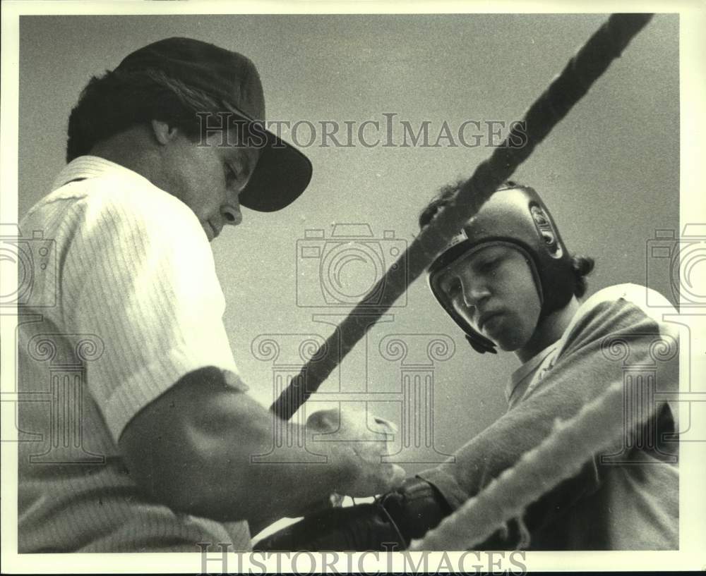 1980 Press Photo Boxer Troy LeCompte and coach Bert Rapp - nos18613- Historic Images