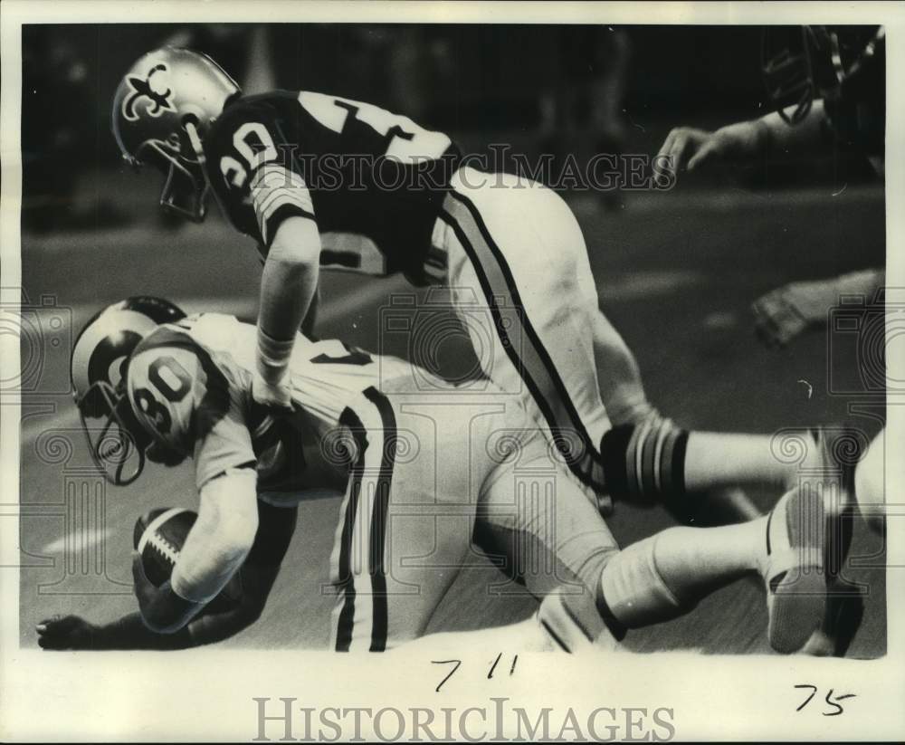 1975 Press Photo New Orleans Saints Ernie Jackson &amp; LA&#39;s Lawrence McCutcheon- Historic Images