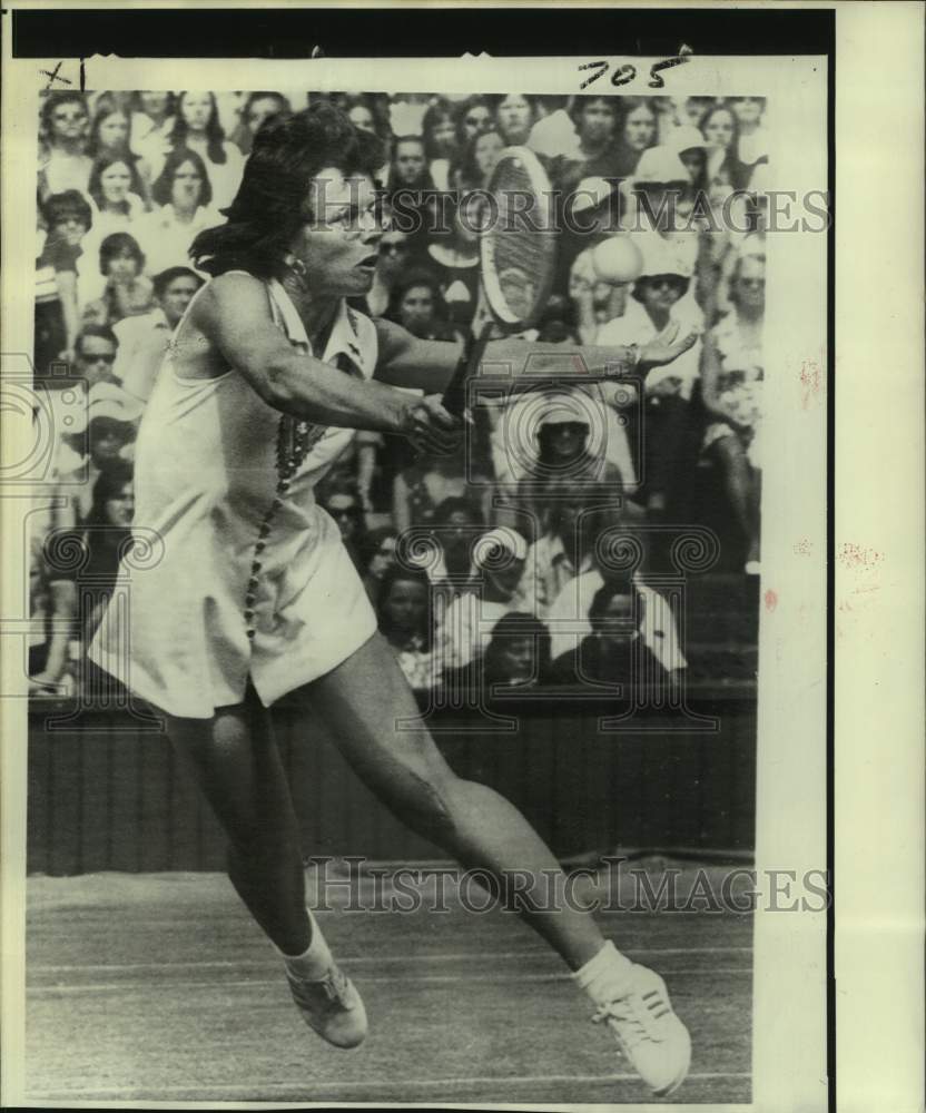 1973 Press Photo Tennis star Billie Jean King in action - nos19420- Historic Images