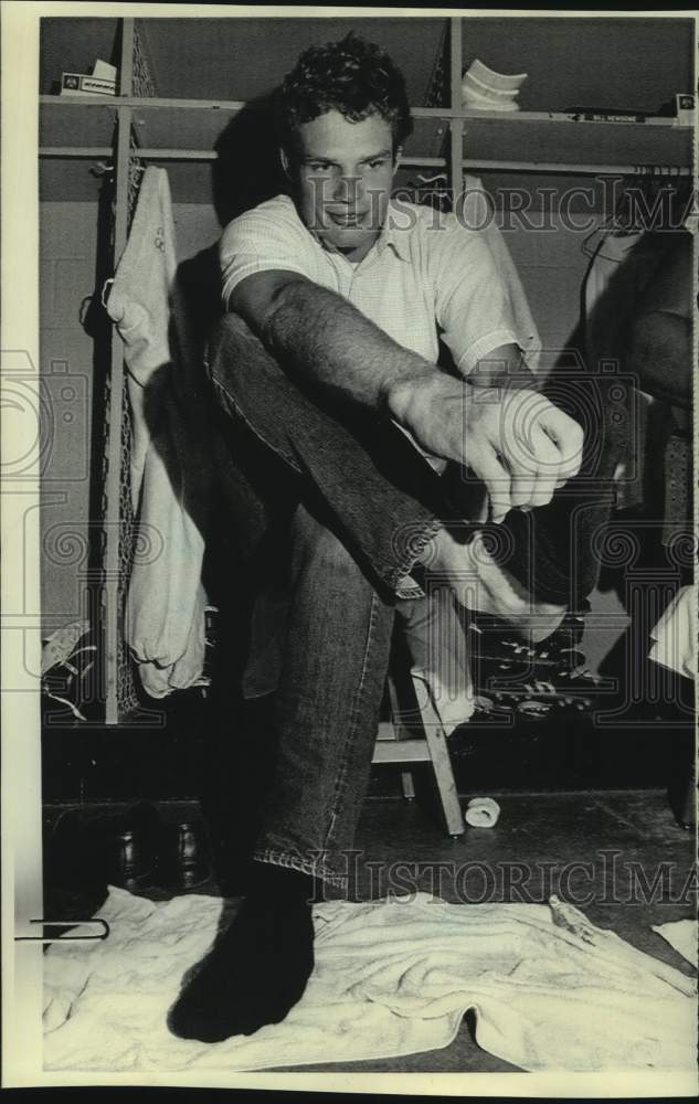 1971 Press Photo Baltimore Colts football player Ted Hendricks - nos19444- Historic Images