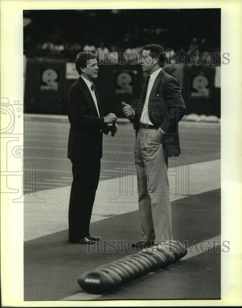 1988 Press Photo Sportscaster Jim Henderson and football great Archie Manning- Historic Images