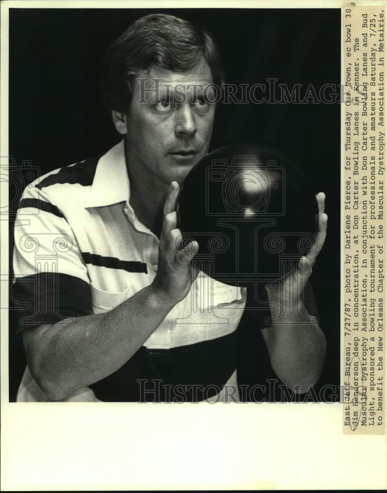 1987 Press Photo Sportscaster Jim Henderson during a charity bowling event- Historic Images