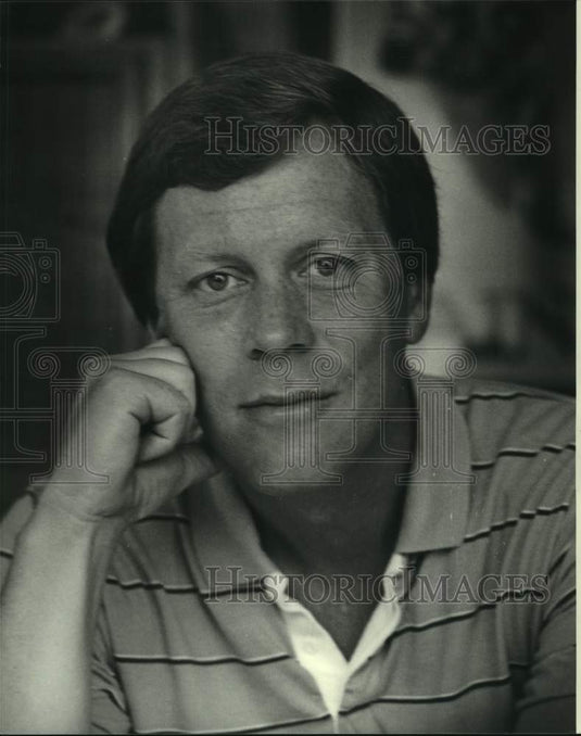1983 Press Photo Sportscaster Jim Henderson - nos19449- Historic Images