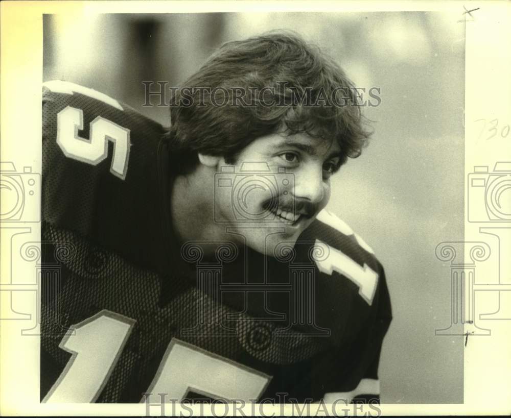 1982 Press Photo Football - Tulane&#39;s Vince Manalla Smiling with Helmet Off- Historic Images