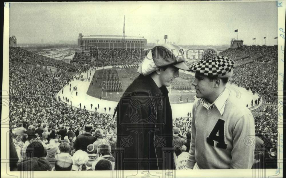 1971 Press Photo Army &amp; Navy Cheerleaders at John F. Kennedy Stadium - nos21296- Historic Images