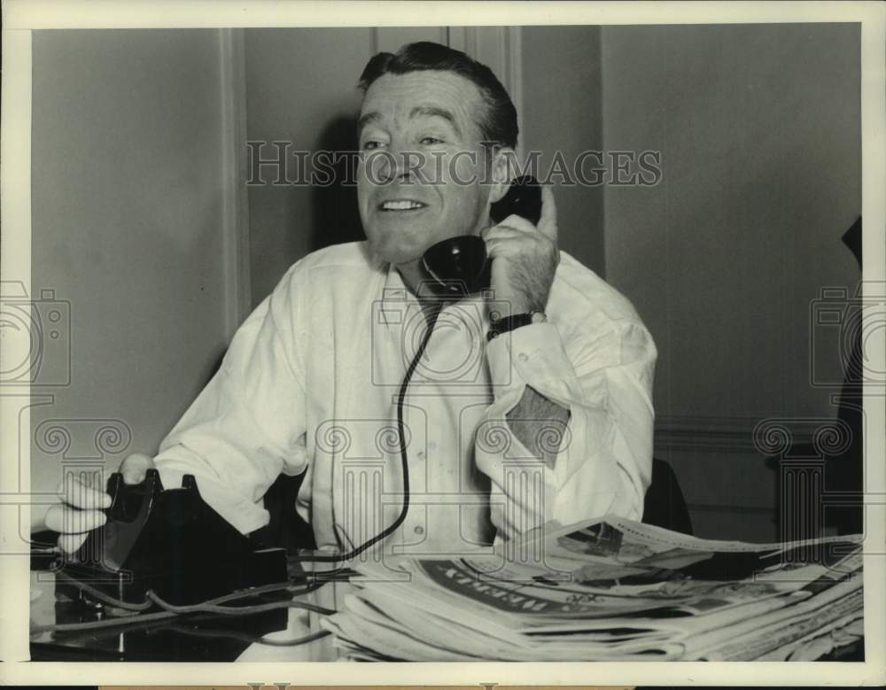 1954 Press Photo Football - Fred Leahy Resigns Notre Dame Coach, Calls Friends- Historic Images