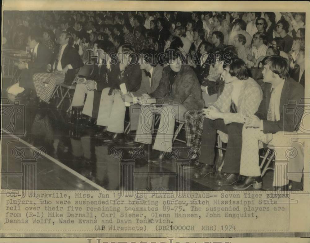 1974 Press Photo Suspended LSU basketball players watch an LSU loss - nos21515- Historic Images