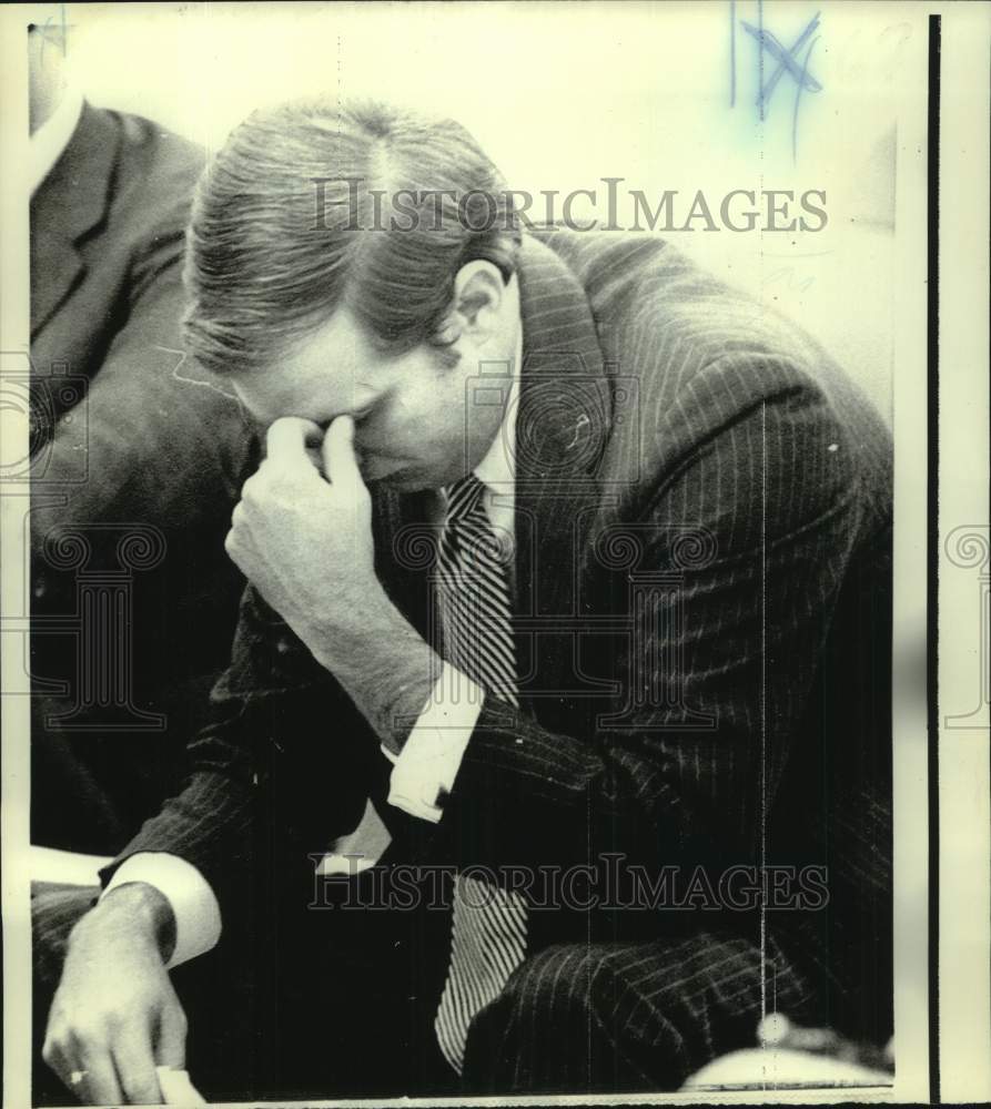 1974 Press Photo Mike Lynn is dejected after losing bid for NFL team in Memphis- Historic Images