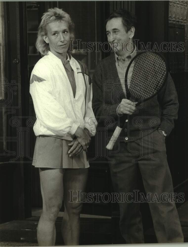 1988 Press Photo Bob McGrath and Martina Navratilova on Sesame Street- Historic Images