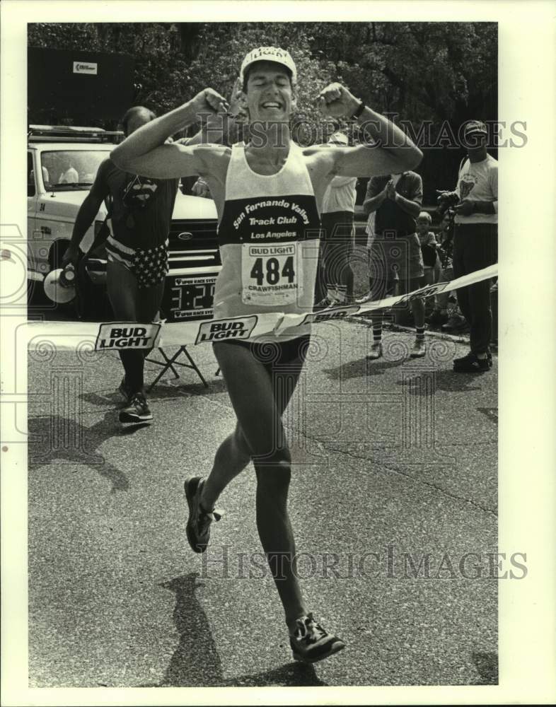 1987 Press Photo Runner Andrew MacNaughton, winner of Crawfish Marathon- Historic Images