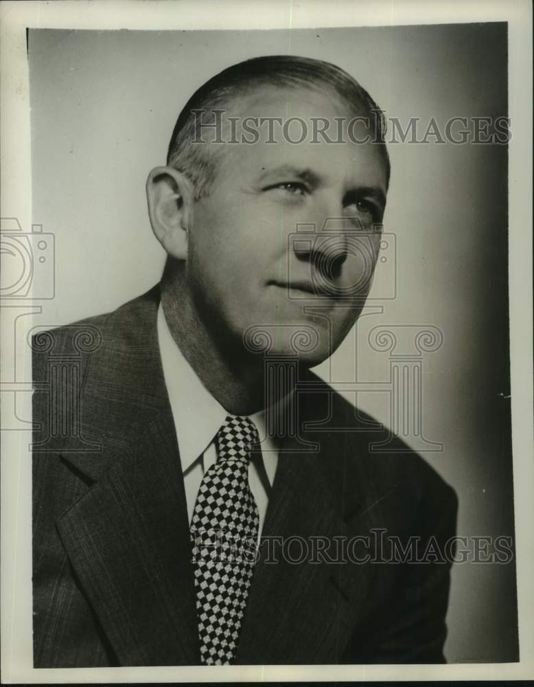 Press Photo Reuben McCray sits for a portrait - nos21889- Historic Images