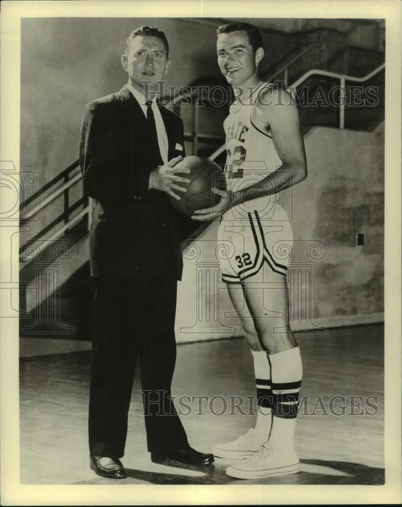 1971 Press Photo New Orleans Buccaneer basketball coach Babe McCarthy - Historic Images