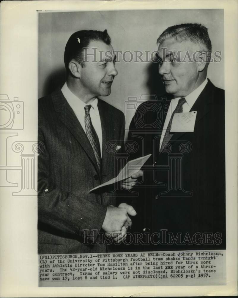 1957 Press Photo U of Pittsburgh football coach John Michelosen &amp; Tom Hamilton- Historic Images