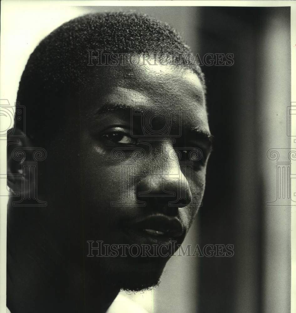 1984 Press Photo Close-up photo of Carver HS basketball player Perry McDonald - Historic Images