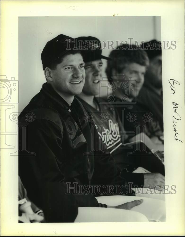 1990 Press Photo Baltimore Orioles Ben McDonald with Teammates- Historic Images