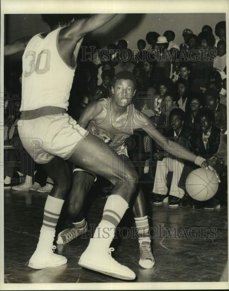 1976 Press Photo Carver High basketball player Lee Joe McClendon- Historic Images