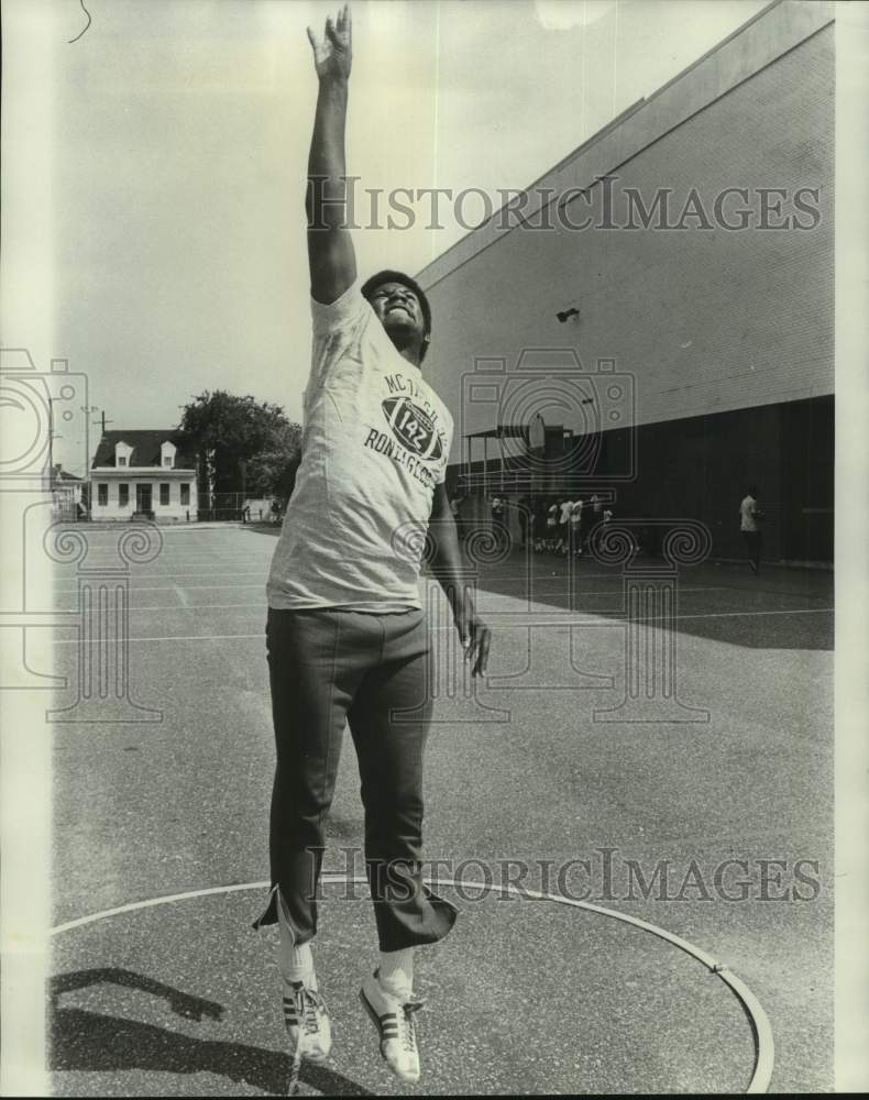 1976 Press Photo Track - Mark Lundy of McDonogh - nos22503- Historic Images