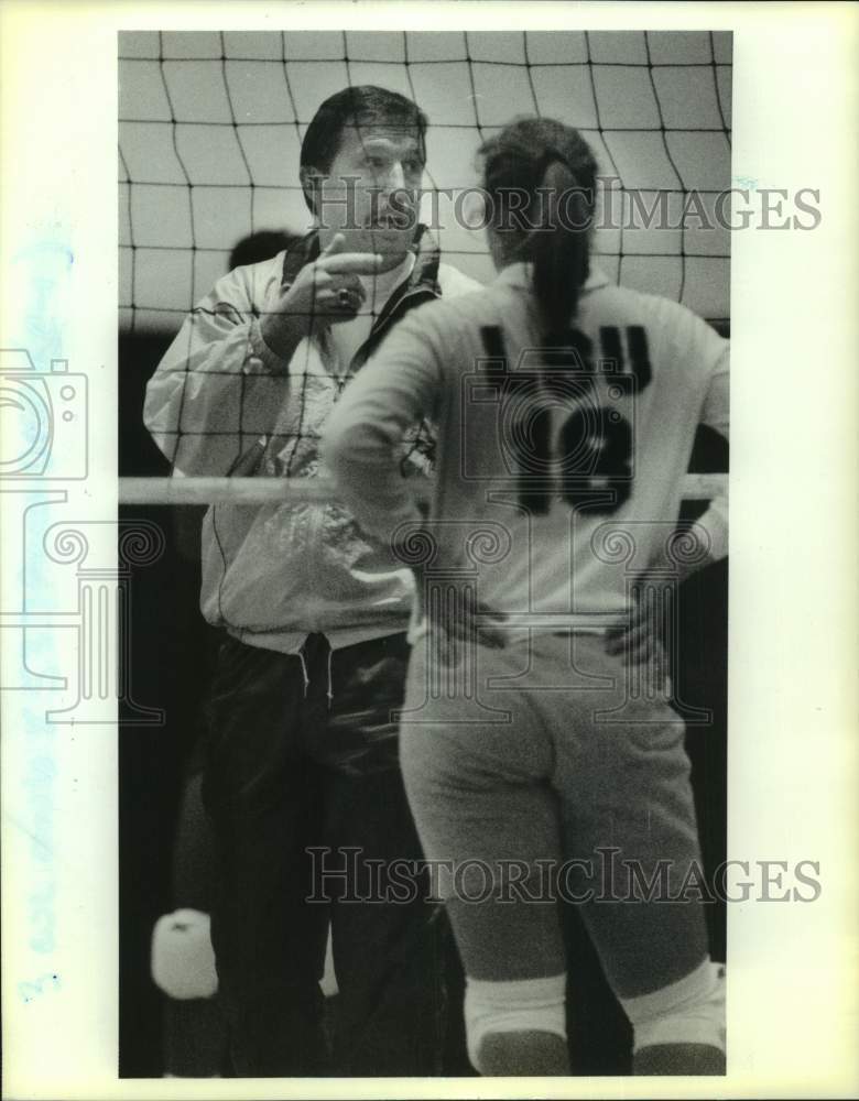 1990 Press Photo LSU Volleyball Coach J. Scott Luster with Joanne Moore- Historic Images