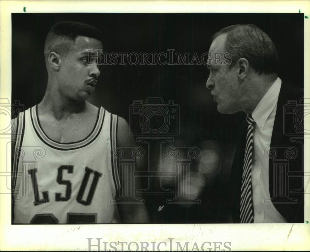 1989 Press Photo LSU basketball player Chris Jackson gets advice from Coach- Historic Images