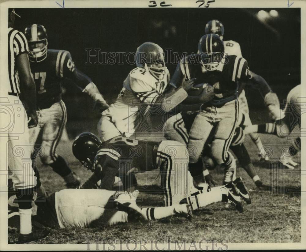 1970 Press Photo Landry football player Nelson Laneheart runs with ball in game- Historic Images