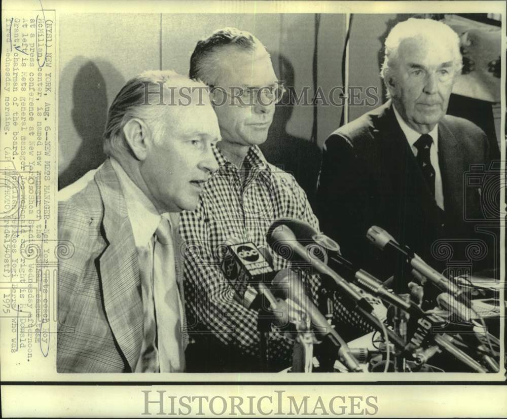 1975 Press Photo New York Mets baseball manager Roy McMillan and team management- Historic Images