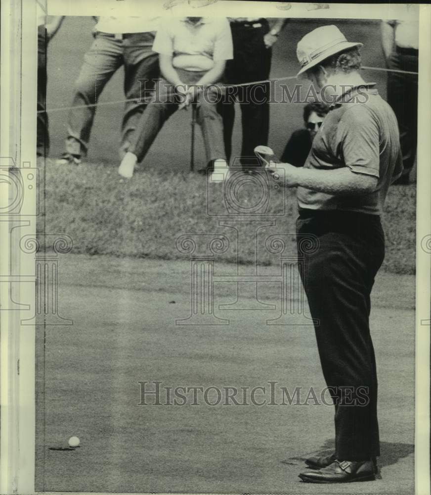 1970 Press Photo Golfer Bob Murphy plays the Philadelphia Golf Classic- Historic Images