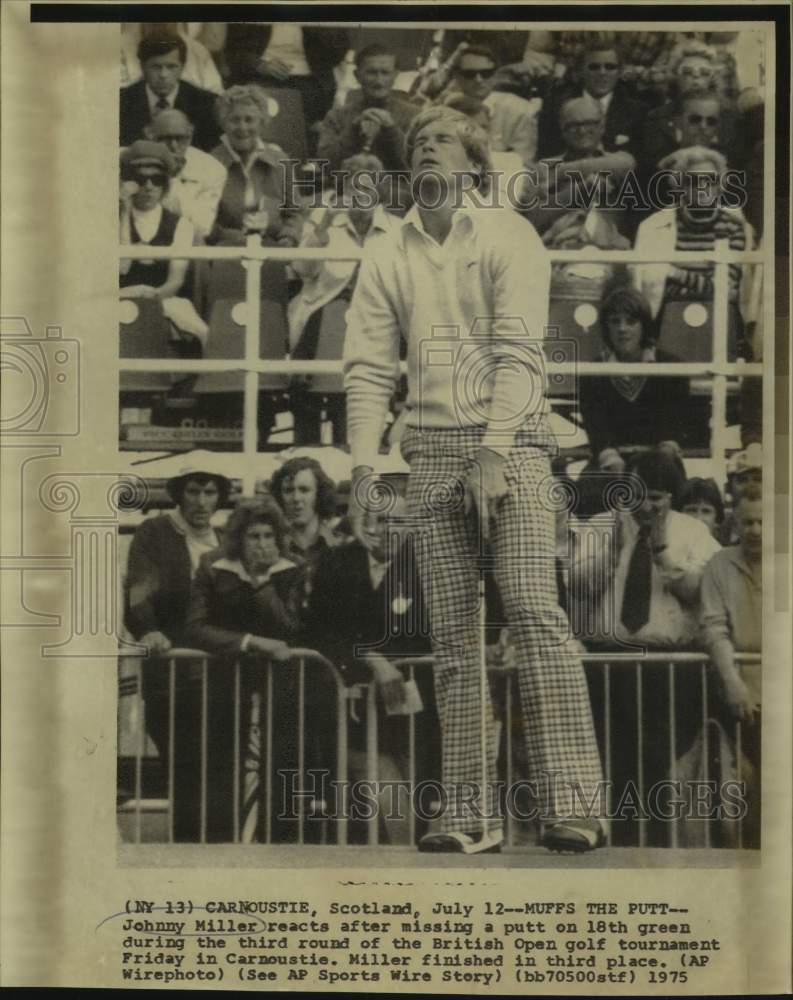 1975 Press Photo Golfer Johnny Miller reacts after missing a putt in Scotland- Historic Images