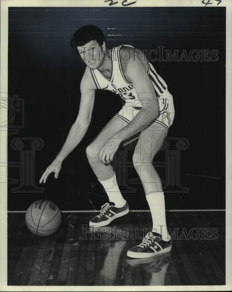 1972 Press Photo Tulane basketball forward Ricky Miller dribbles the ball- Historic Images