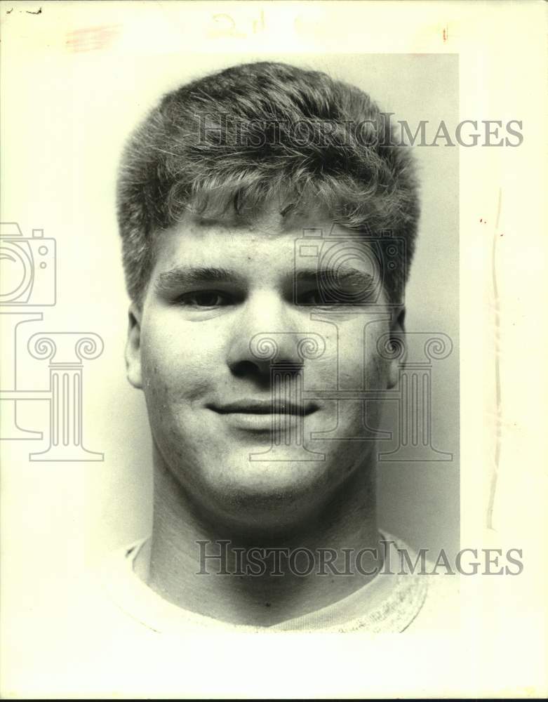 1986 Press Photo Ecole football linebacker Jim Meabaum smiles for close-up photo- Historic Images