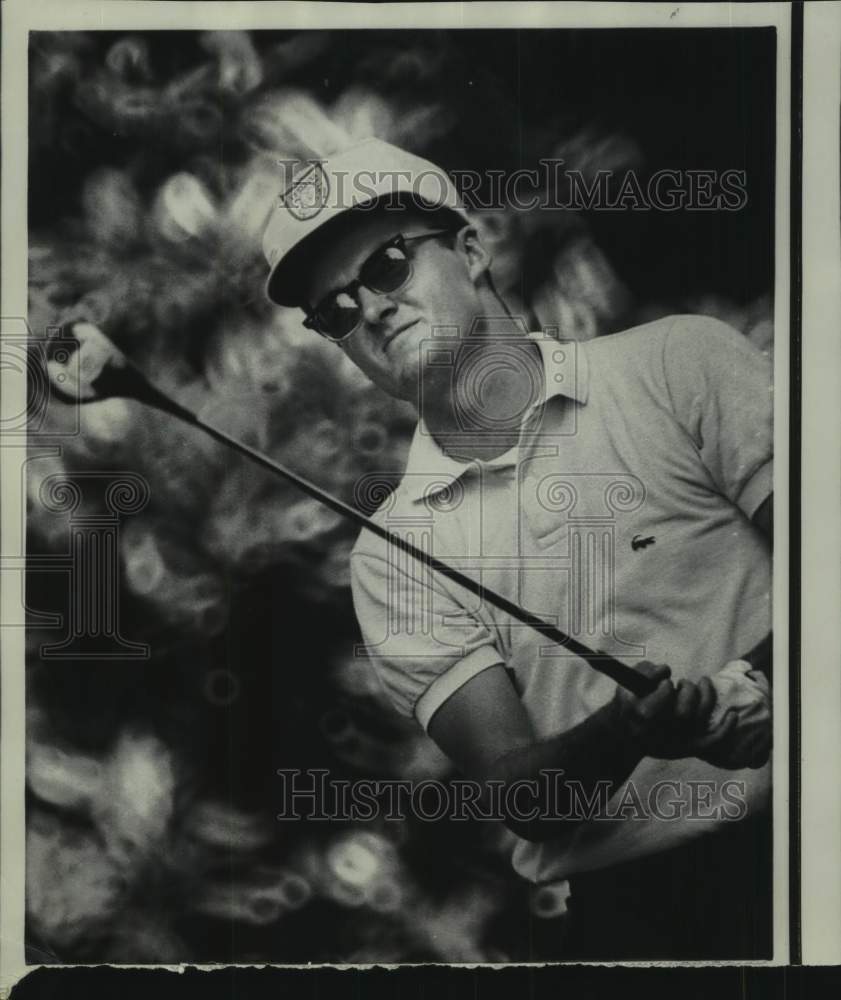 1968 Press Photo Golfer B. R. McLendon watches his tee shot in match- Historic Images