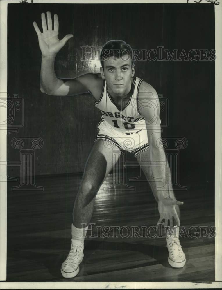 Press Photo Georgetown basketball player Peter Michell is ready to play defense- Historic Images