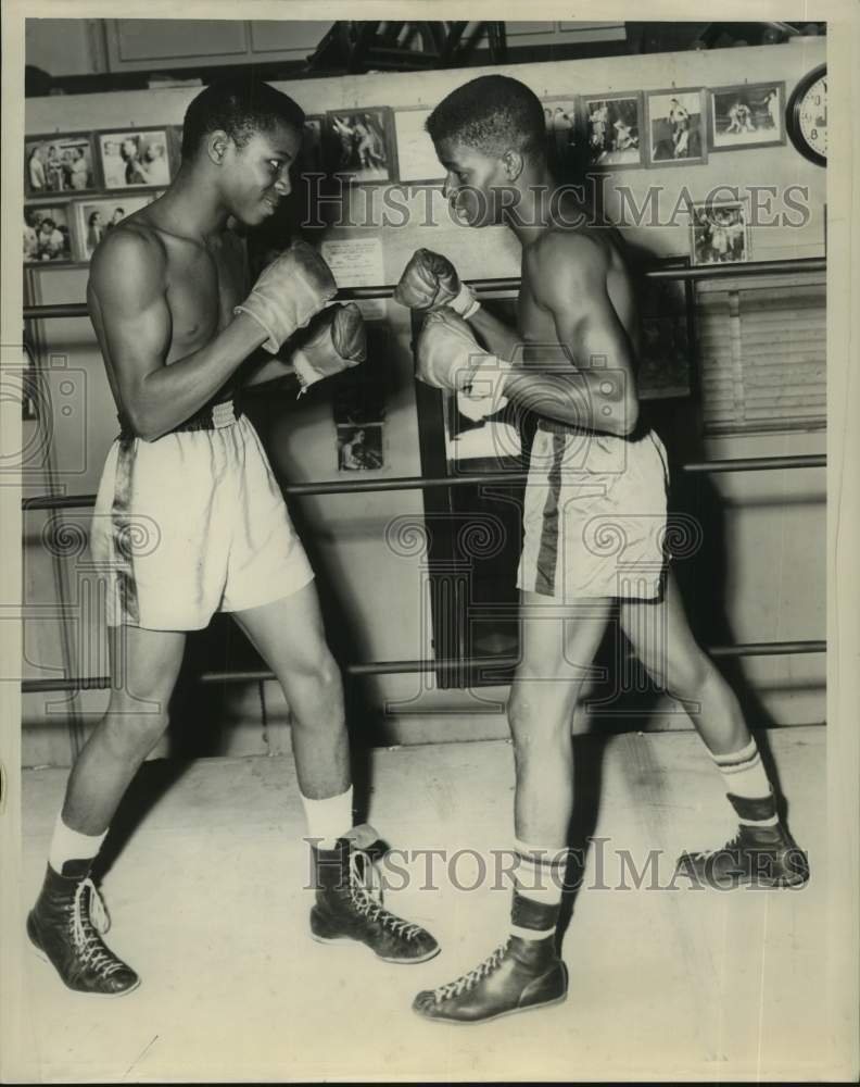 Press Photo Boxers Speedy Welch and Benny McCall - nos23635- Historic Images