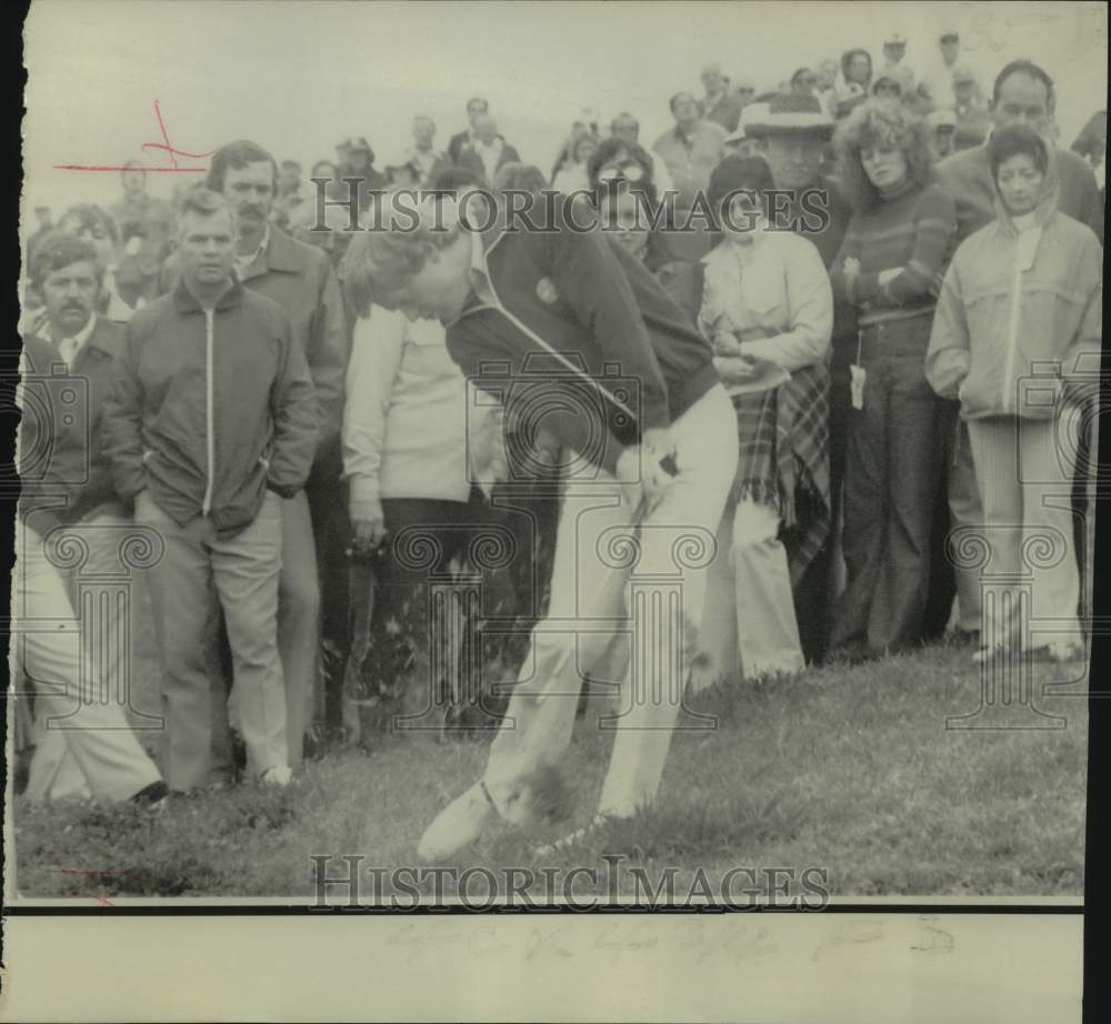 1975 Press Photo Golfer Johnny Miller plays the San Diego Open - nos23960- Historic Images