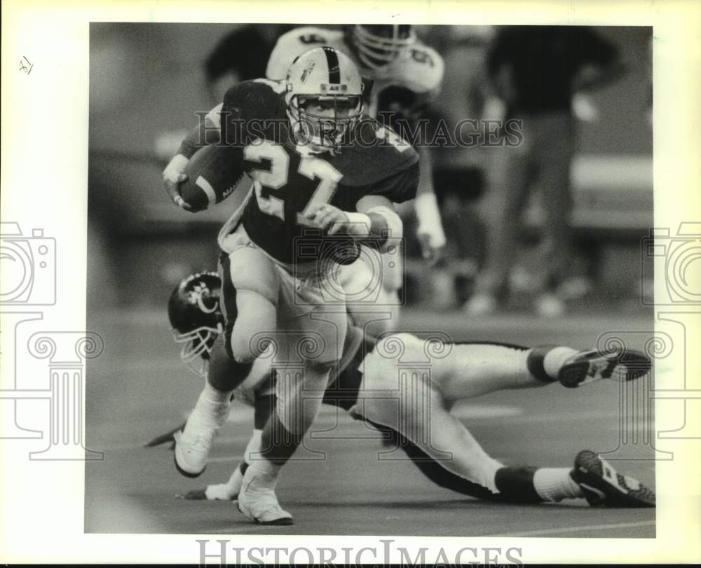 1990 Press Photo Tulane football running back Chance Miller runs in a game- Historic Images