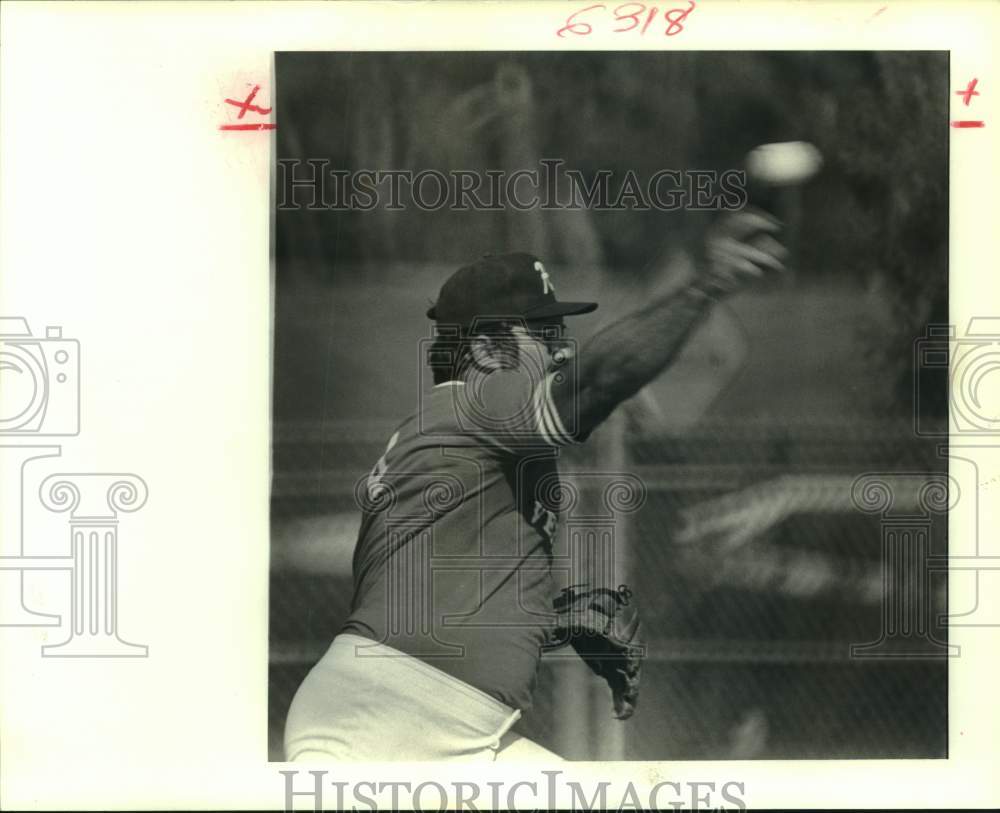 1988 Press Photo Red Team baseball pitcher Joe Marullo throws a fast ball in LA- Historic Images