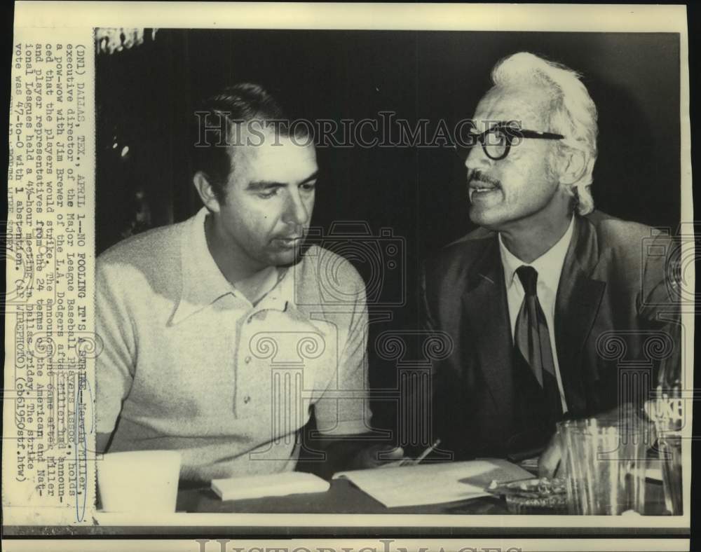 1972 Press Photo Baseball-Los Angeles Dodgers Jim Brewer &amp; Marvin Miller- Historic Images