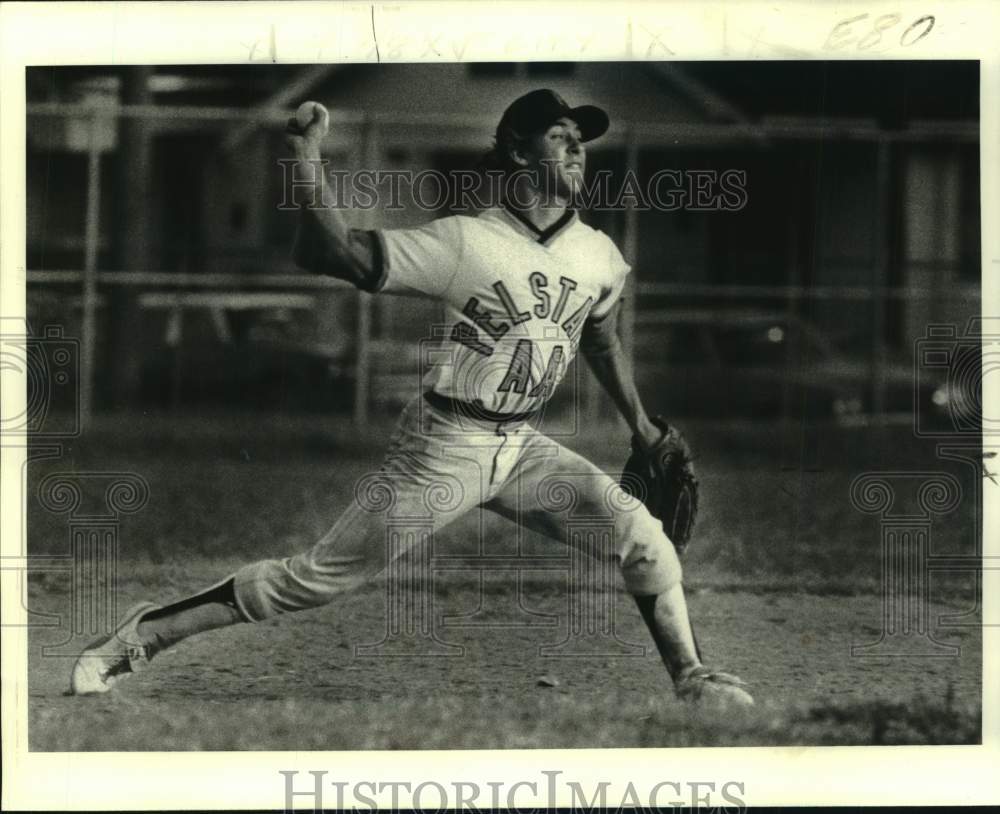 1979 Press Photo Pelstate baseball player Dale Lupo ready with windup of pitch- Historic Images