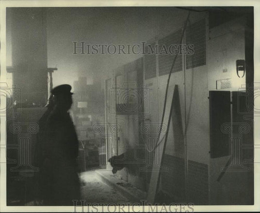 1975 Press Photo New Orleans Firemen Inspect Electrical Explosion at Superdome- Historic Images