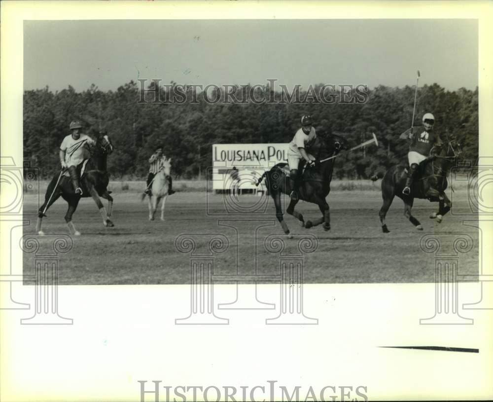 1989 Press Photo Polo players at the Louisiana Polo and Country Club tournament- Historic Images