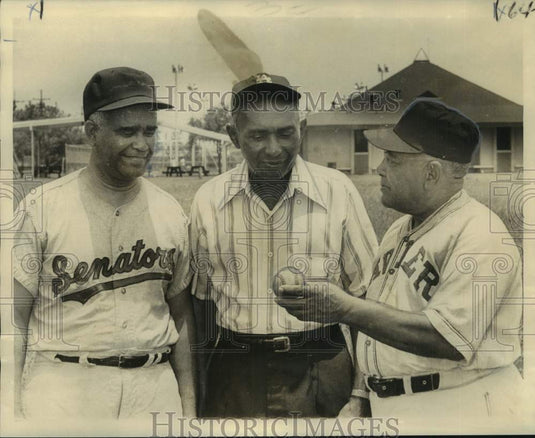 1973 Press Photo 3 men pose at annual Oldtimer baseball game at Wesley Barrow- Historic Images