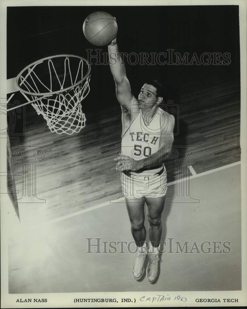 1961 Press Photo Georgia Tech basketball player Alan Nass attempts shot- Historic Images