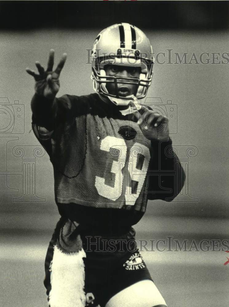 1985 Press Photo New Orleans Saints football player Brett Maxie in practice- Historic Images