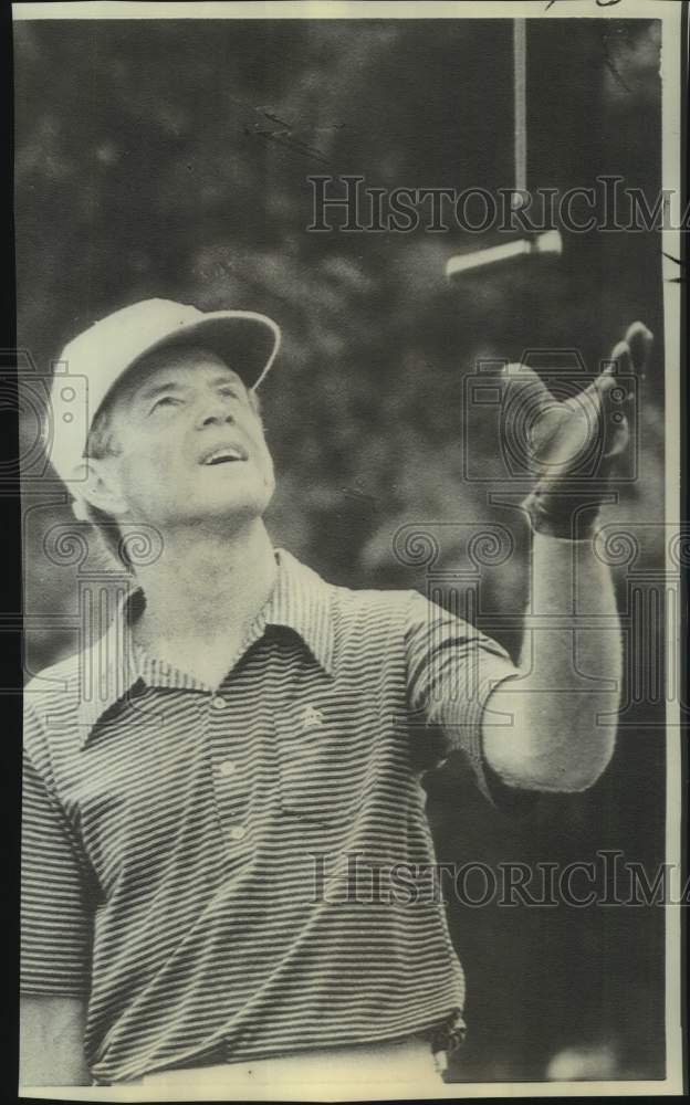 1973 Press Photo Golf - Gene Littler Throwing Up his Club - nos24937- Historic Images