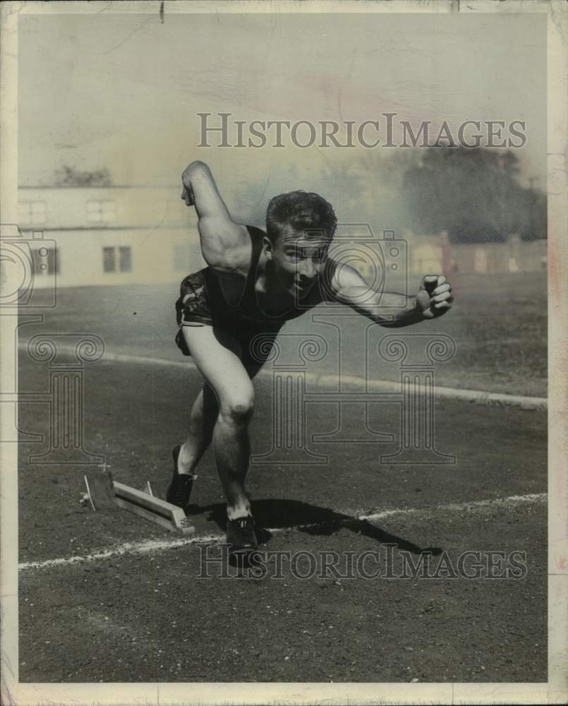 1958 Press Photo Track - Kenny Lithman of Loyola - nos24949- Historic Images