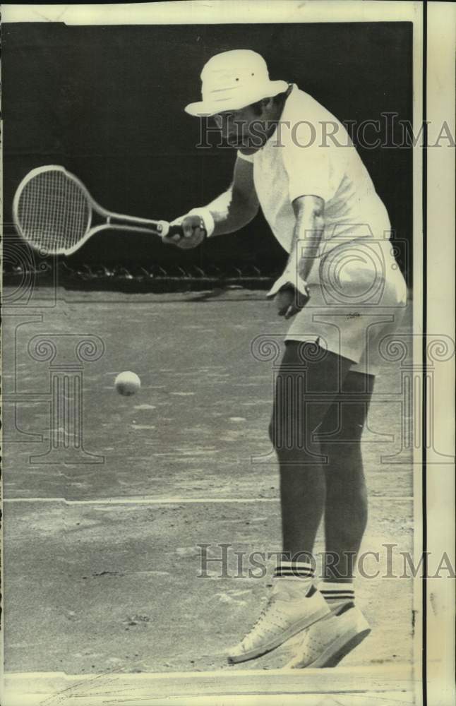 1975 Press Photo Tennis player John Newcombe plays the Washington Star tourney- Historic Images