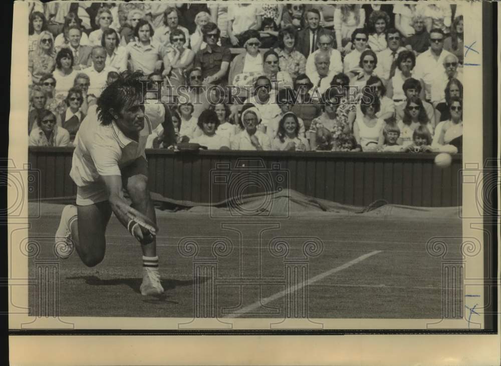 1973 Press Photo Tennis - Ilie Nastase Reaches to Stroke Against Toshiro Sakai- Historic Images