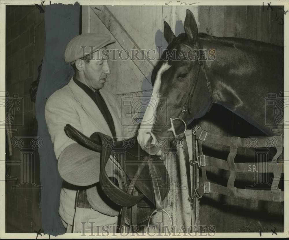 Press Photo Fair Grounds racehorse Admiral Porter with trainer Benny Goodman- Historic Images