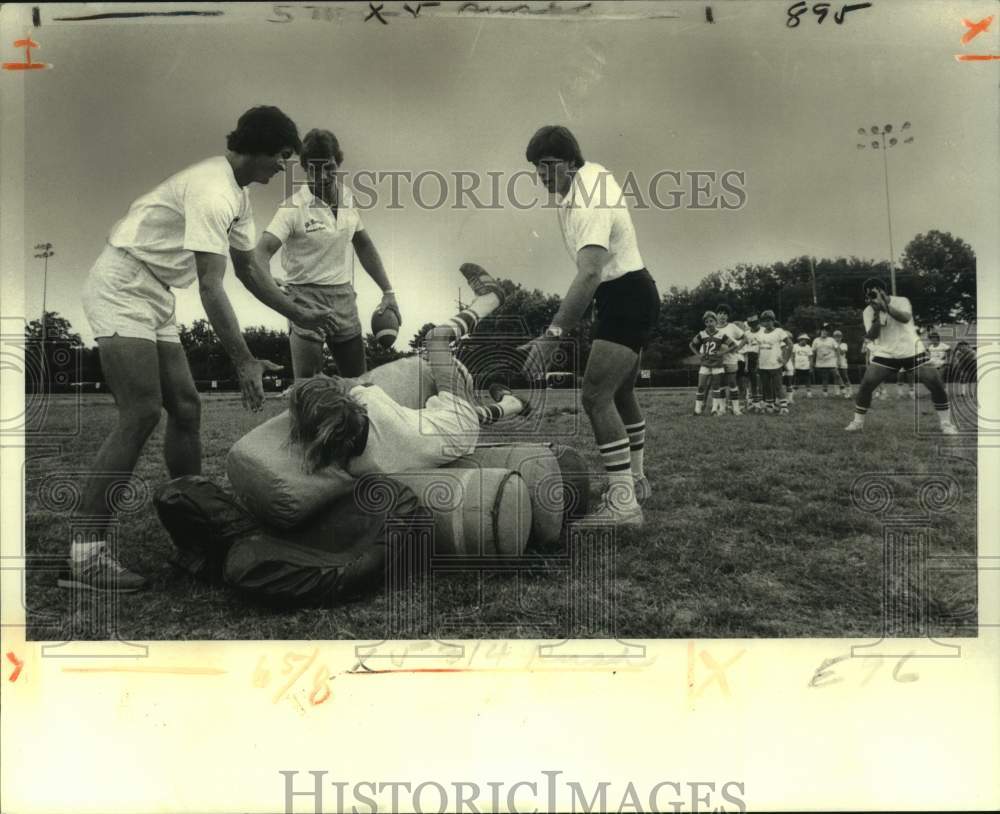 1980 Press Photo New Orleans Saints football players at St. Martin&#39;s summer camp- Historic Images